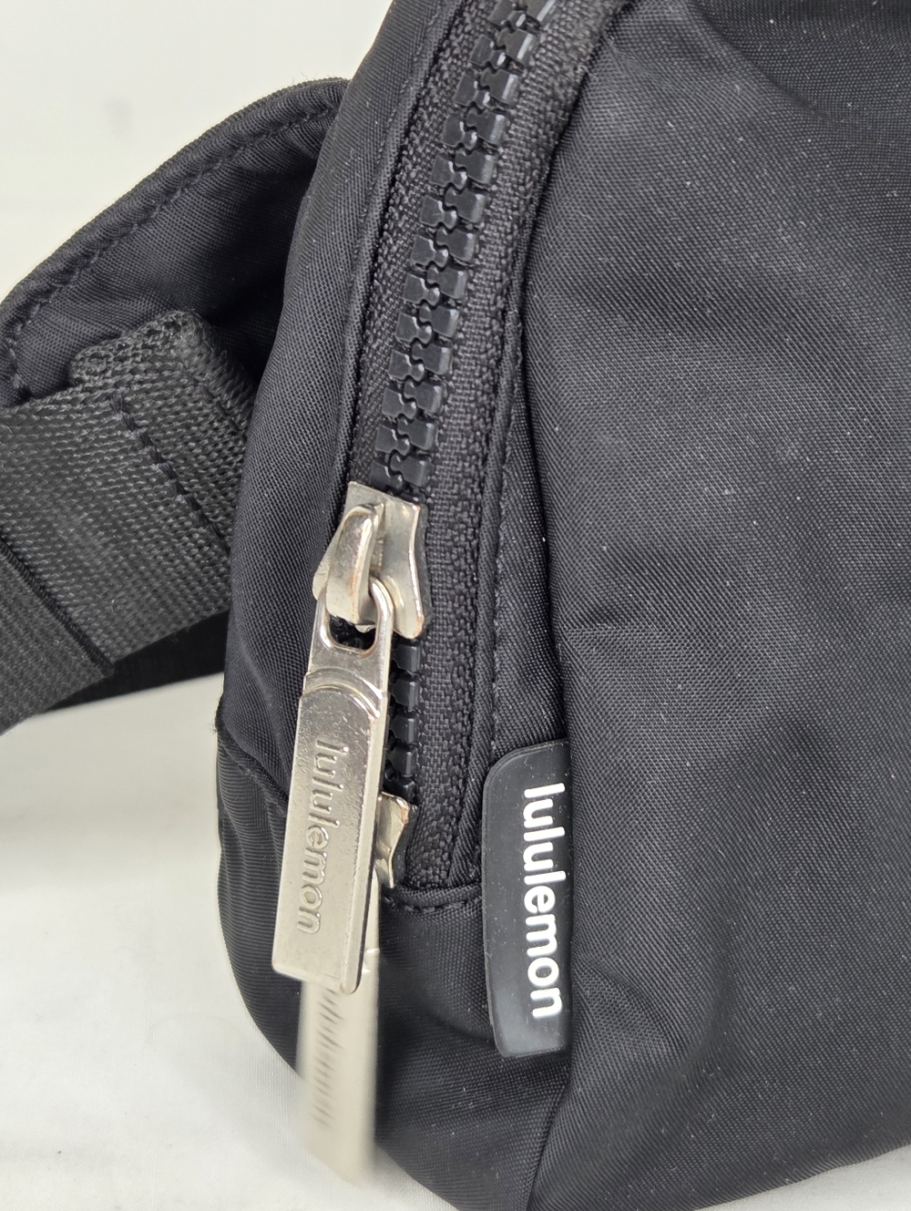 lululemon athletica OS Everywhere Belt Bag In Black Aprox 8"x6" Inch - Picture 7 of 11